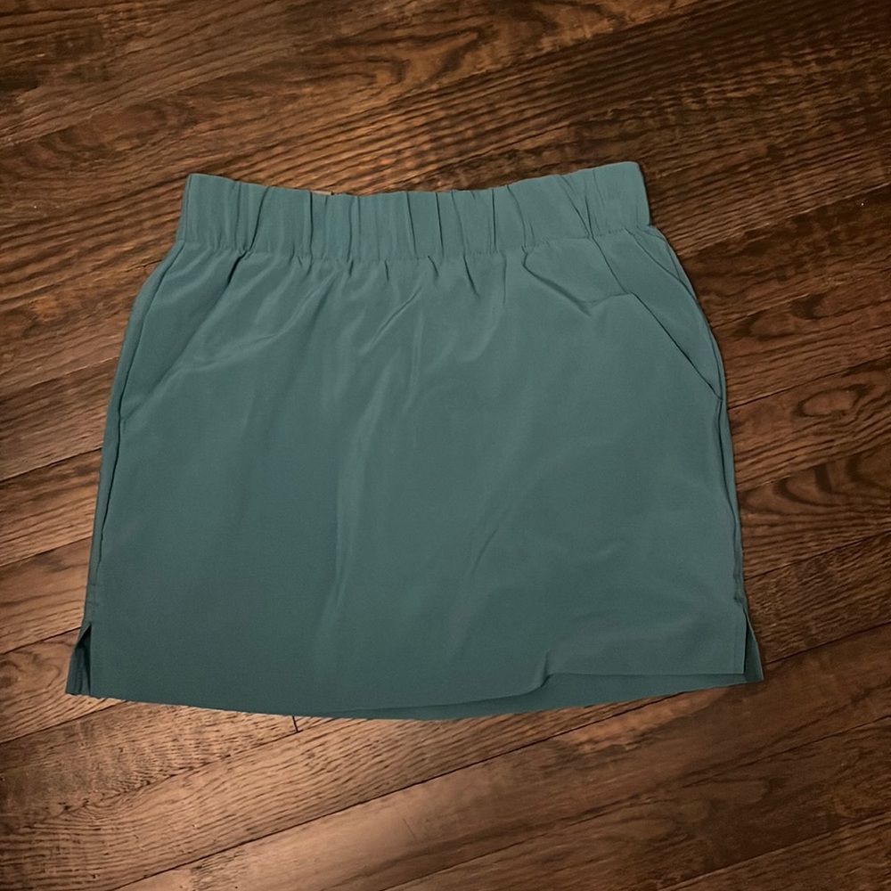 Columbia skirt green XS with tags